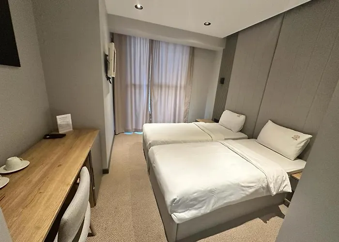 Отель Sherlock Homes 4*